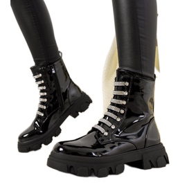 Black insulated boots from Mariones