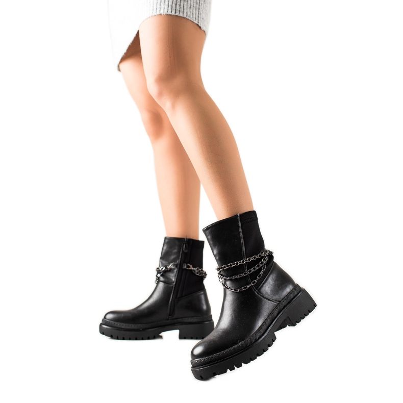 Sixth Sense Fashionable bags with a chain black