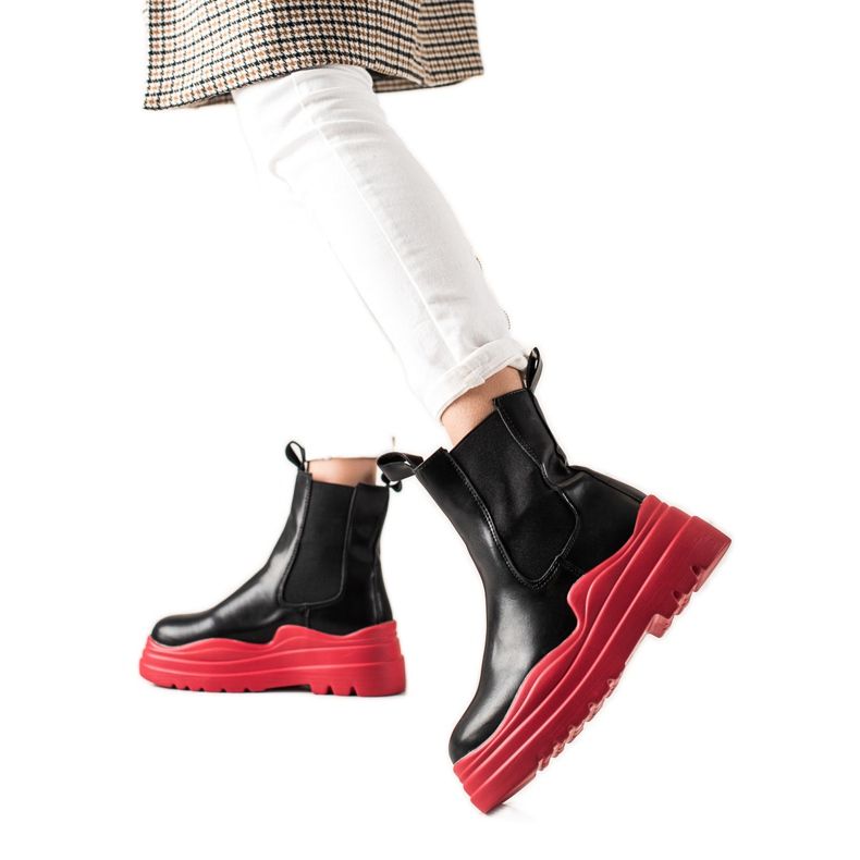 TRENDI Chelsea Boots On The Fashion Platform black red