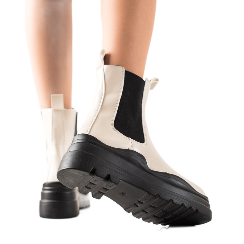 TRENDI Chelsea Boots On The Fashion Platform beige TRENDI Chelsea Boots On The Fashion Platform beige