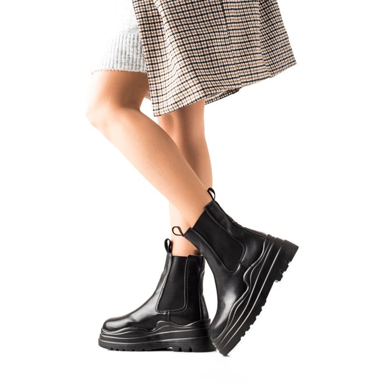 TRENDI Chelsea Boots On The Fashion Platform black