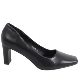 Pumps on the Ester Black post