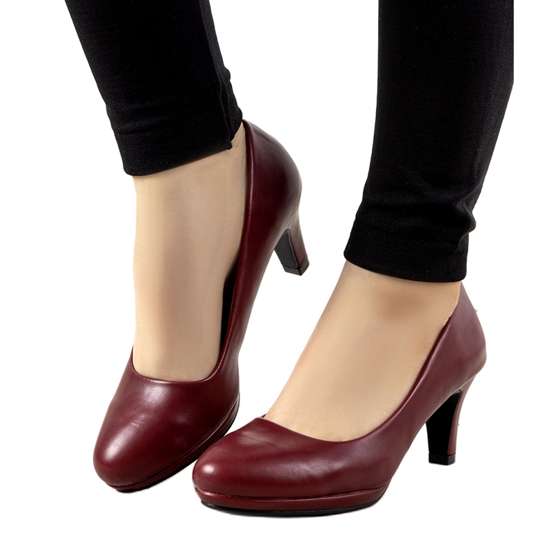 Burgundy pumps on a Fink leather heel black