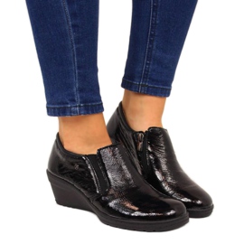 Lacquered leather shoes Helios W 389 black