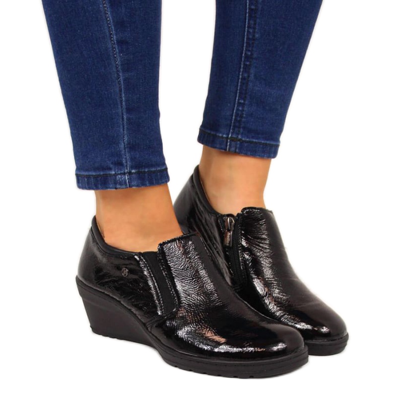 Lacquered leather shoes Helios W 389 black