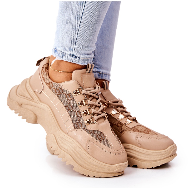 PM1 Sport Shoes On The Beige Flynn Platform