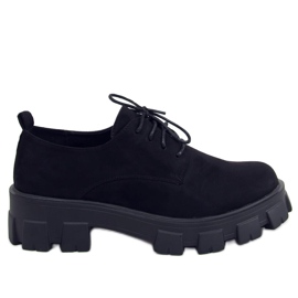 Shoes on a thick Apoll Black sole