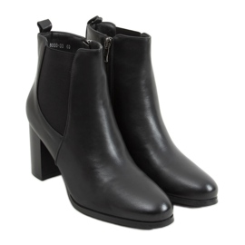 Classic high-heeled boots by Elvira Black