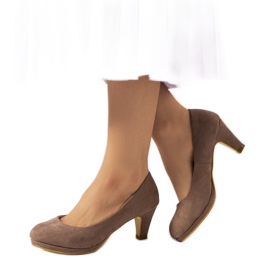 Brown pumps on a Vitoria heel khaki Brown pumps on a Vitoria heel khaki