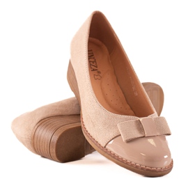 Pumps with Vinceza brocade beige Pumps with Vinceza brocade beige