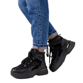 Black sneakers from Muncy
