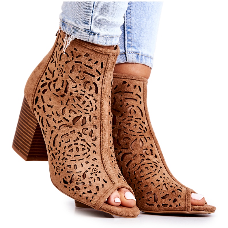 FB1 Openwork Boots On A Post Camel Brittany brown