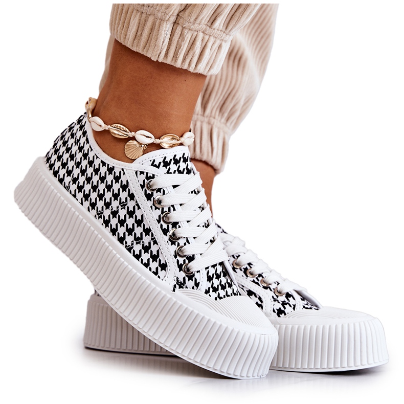 FB2 Low Sneakers On The Platform Black And White Mischa