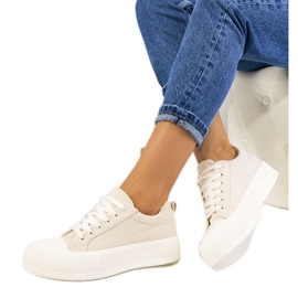 Beige sneakers on the Babbete platform Beige sneakers on the Babbete platform