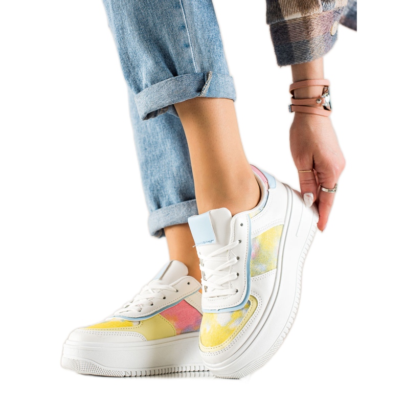 TRENDI White Sneakers On A Wide Platform multicolored
