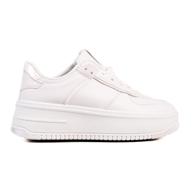 TRENDI Fashionable Sneakers On A Wide Platform white