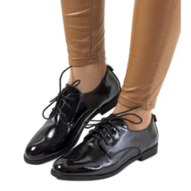 Black lacquered women's shoes Gardi