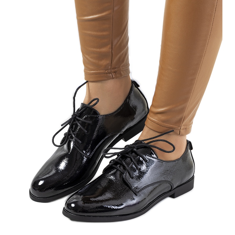 Black lacquered women's shoes Gardi