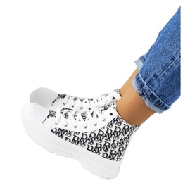 Chester women's white sneakers