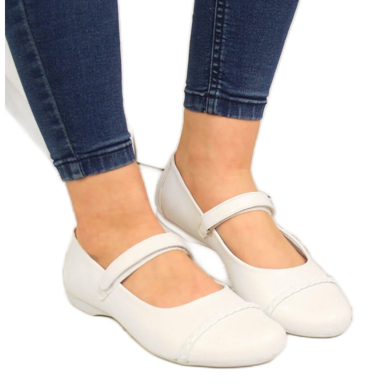 Velcro ballerinas for Communion Kornecki Jr KOR6271 white