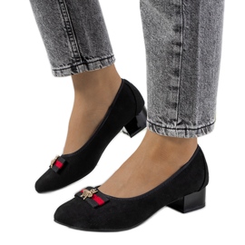 Black pumps with a Vijver bowtie Black pumps with a Vijver bowtie