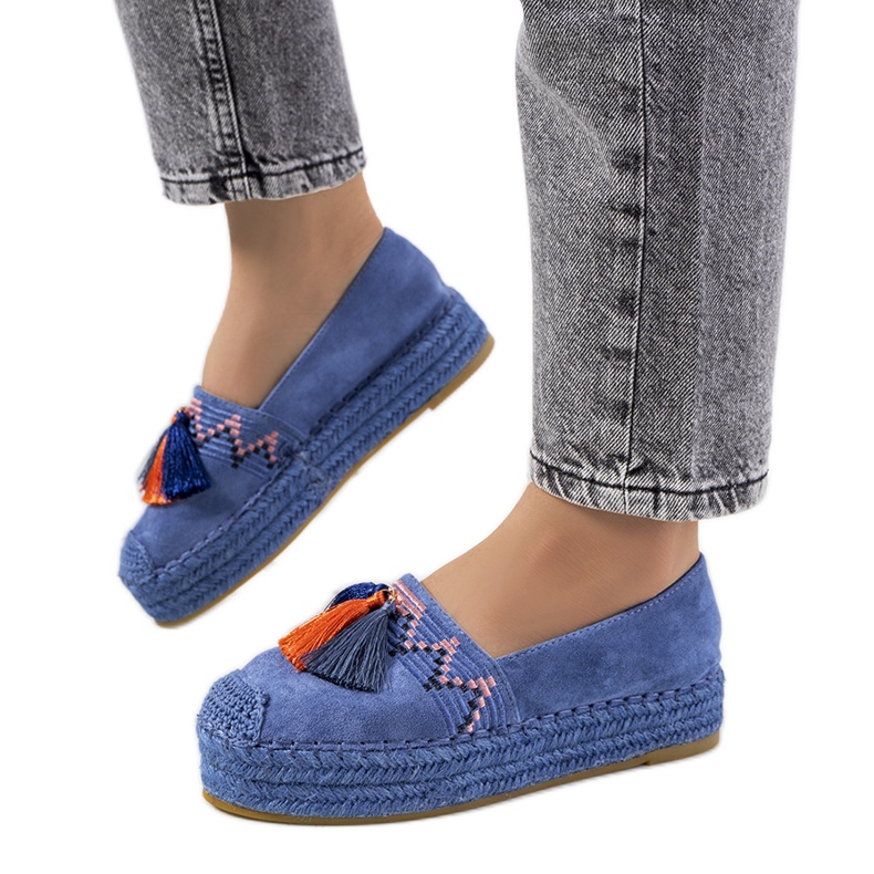Blue espadrilles on the Pisquid platform