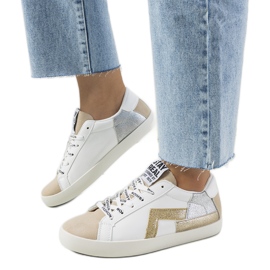 Amaal shiny white sneakers beige