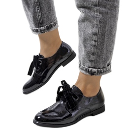 Black lacquered shoes from Munter