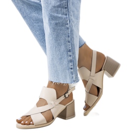 Beige leather sandals on the Destina post Beige leather sandals on the Destina post
