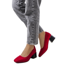 Red pumps on the Bloor post