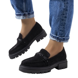 Black moccasins on a tractor sole from Gosens Black moccasins on a tractor sole from Gosens