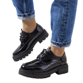 Black lacquered shoes from Aike