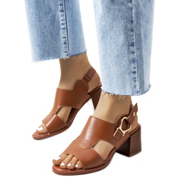 Brown sandals on the Lamia post
