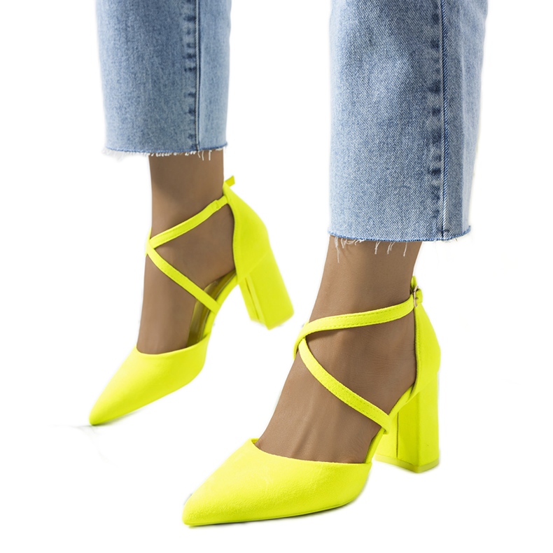 Neon yellow pumps on the Hassing post