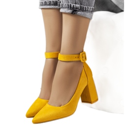 Mustard pumps on the Geerke post yellow