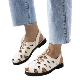 Beige Vlis tied sandals