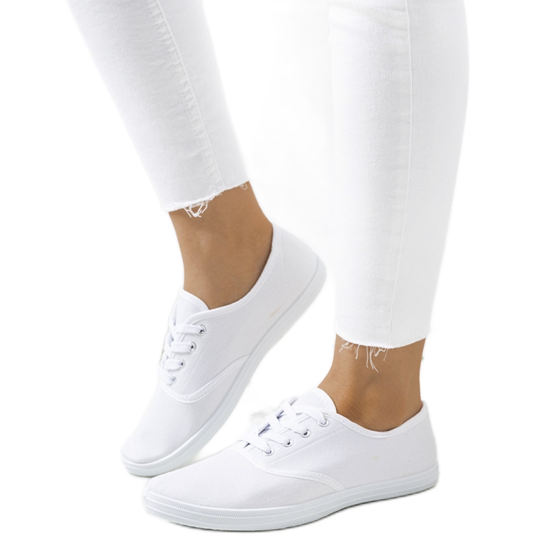 Snicki women's white sneakers