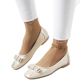 Rikke's golden shimmering ballerinas beige