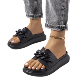 Black slippers with Levy chain