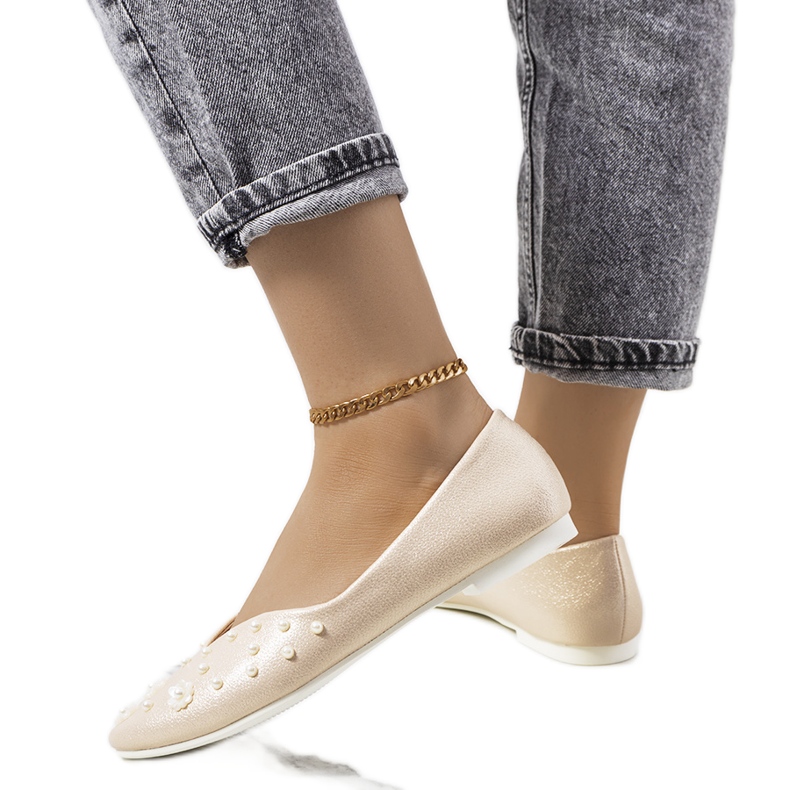 Silke cut-out golden ballerinas