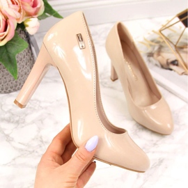 Pumps lacquered on the post nude Sergio Leone beige Pumps lacquered on the post nude Sergio Leone beige