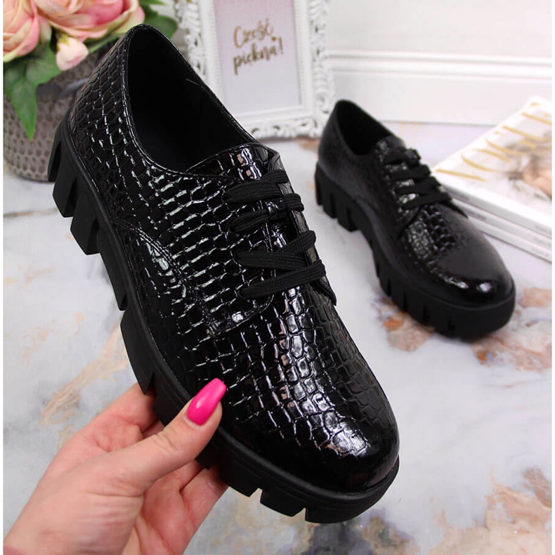 Vinceza lacquered boots for women
