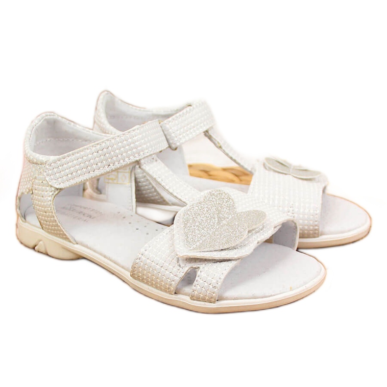 White sandals for girls with Velcro Kornecki 6331