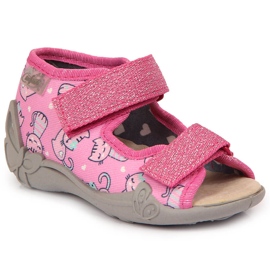 Girls' slippers for kindergarten on pink Befado turnips