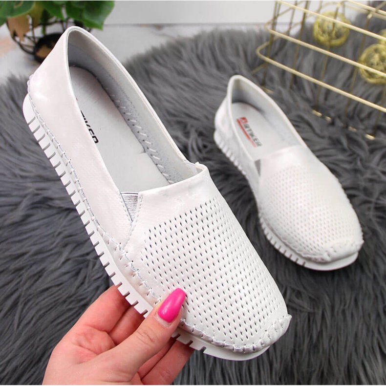 Comfortable white Artiker leather women's shoes