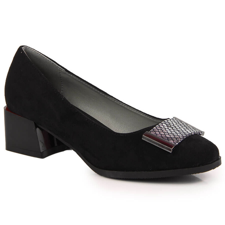 Pumps on a black Jezzi suede block