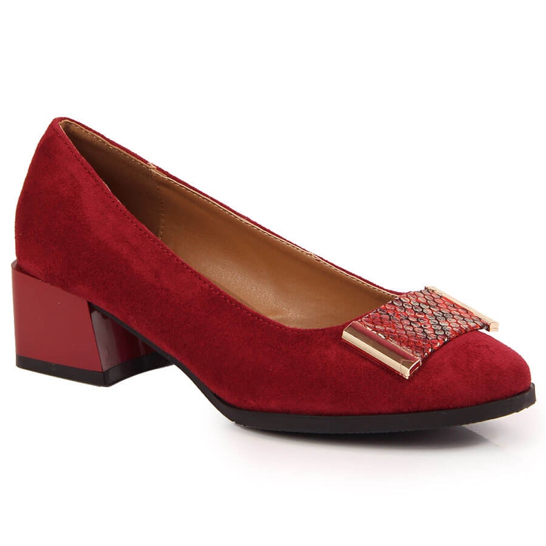 Pumps on a block of maroon Jezzi suede red