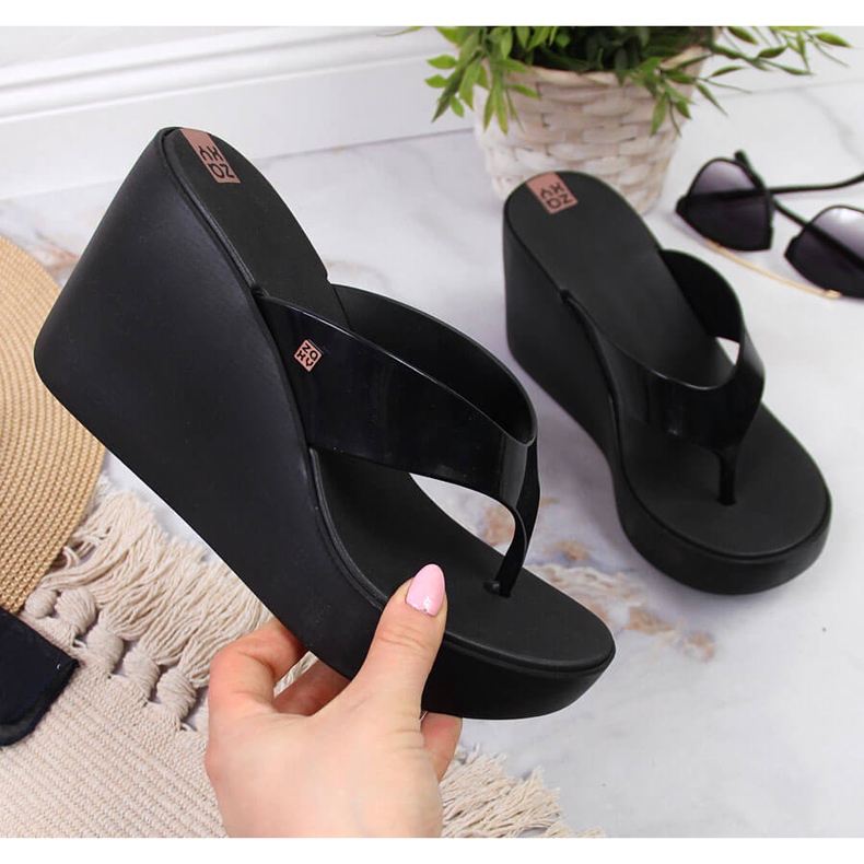 Black Zaxy HH285292 black rubber wedge flip-flops