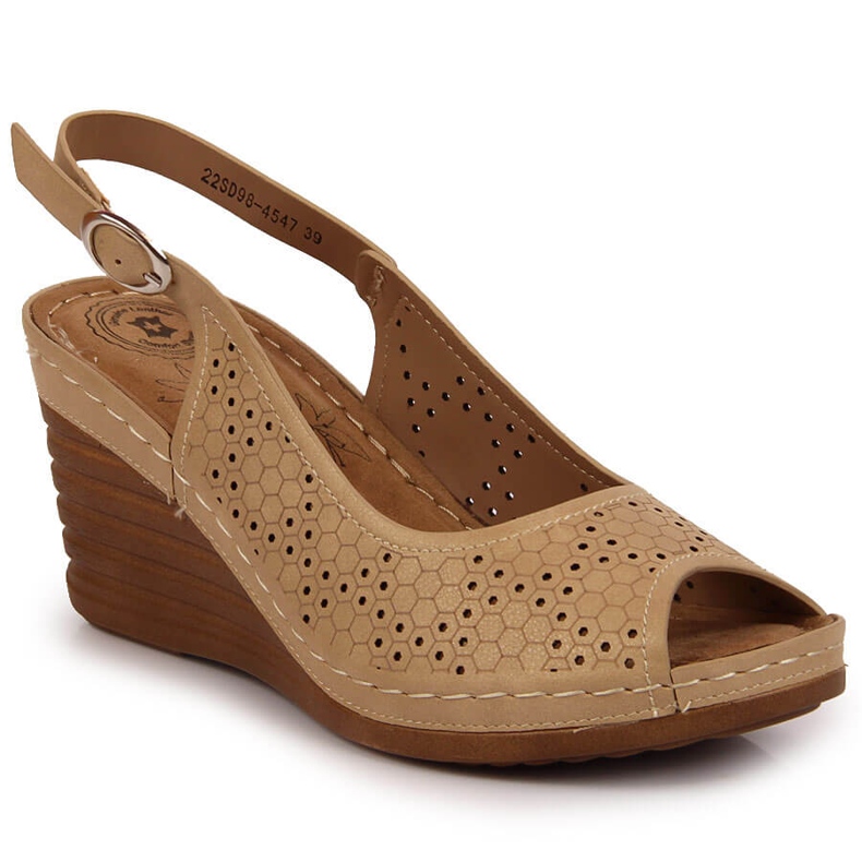 Comfortable sandals on a beige wedge eVento