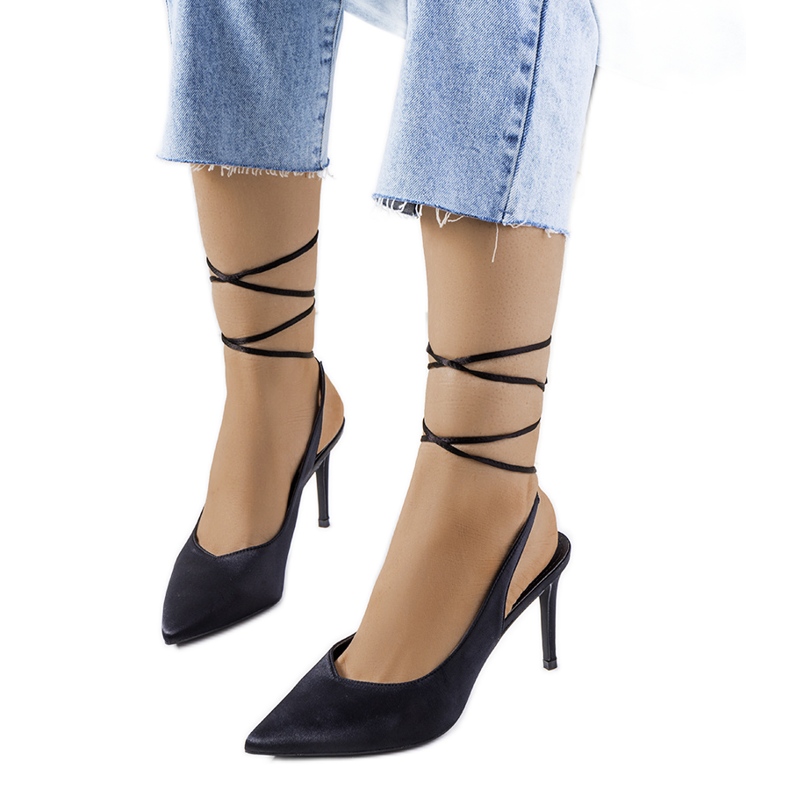 Black heels with Anneli binding